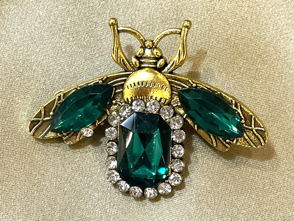 NWOT Green Rhinestone Glass Bee Brooch Lapel Pin Brass Plated Insect Jewelry